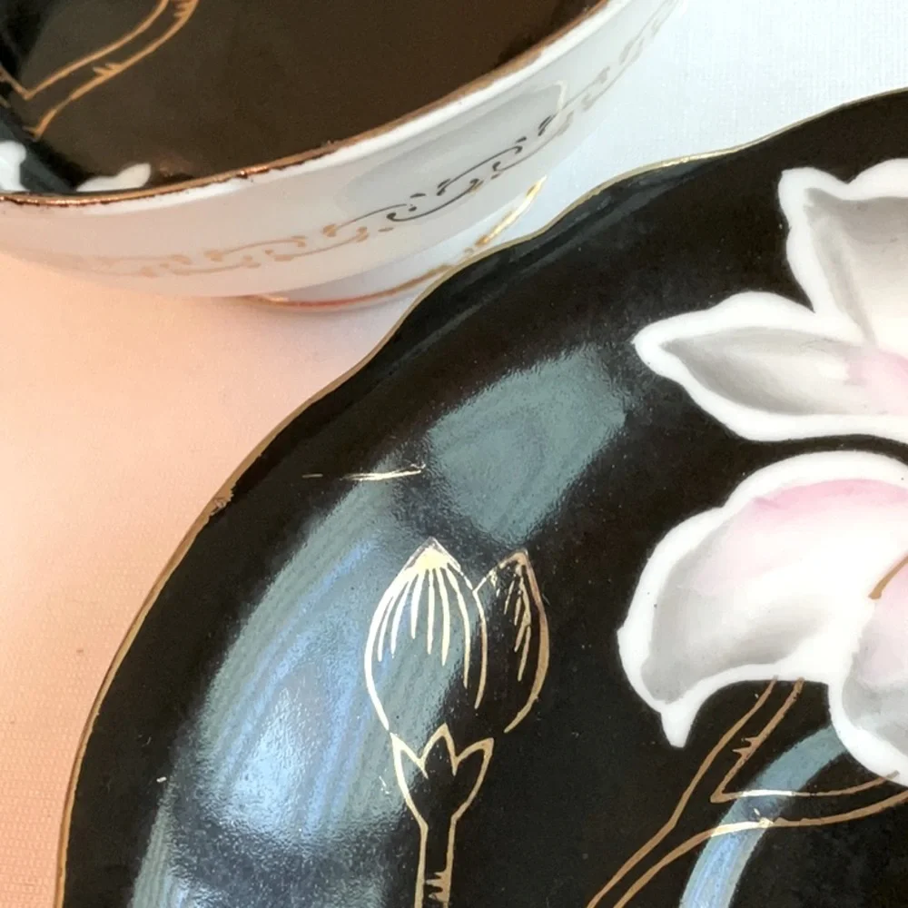 Chugai China ~ Lilies Tea Cup